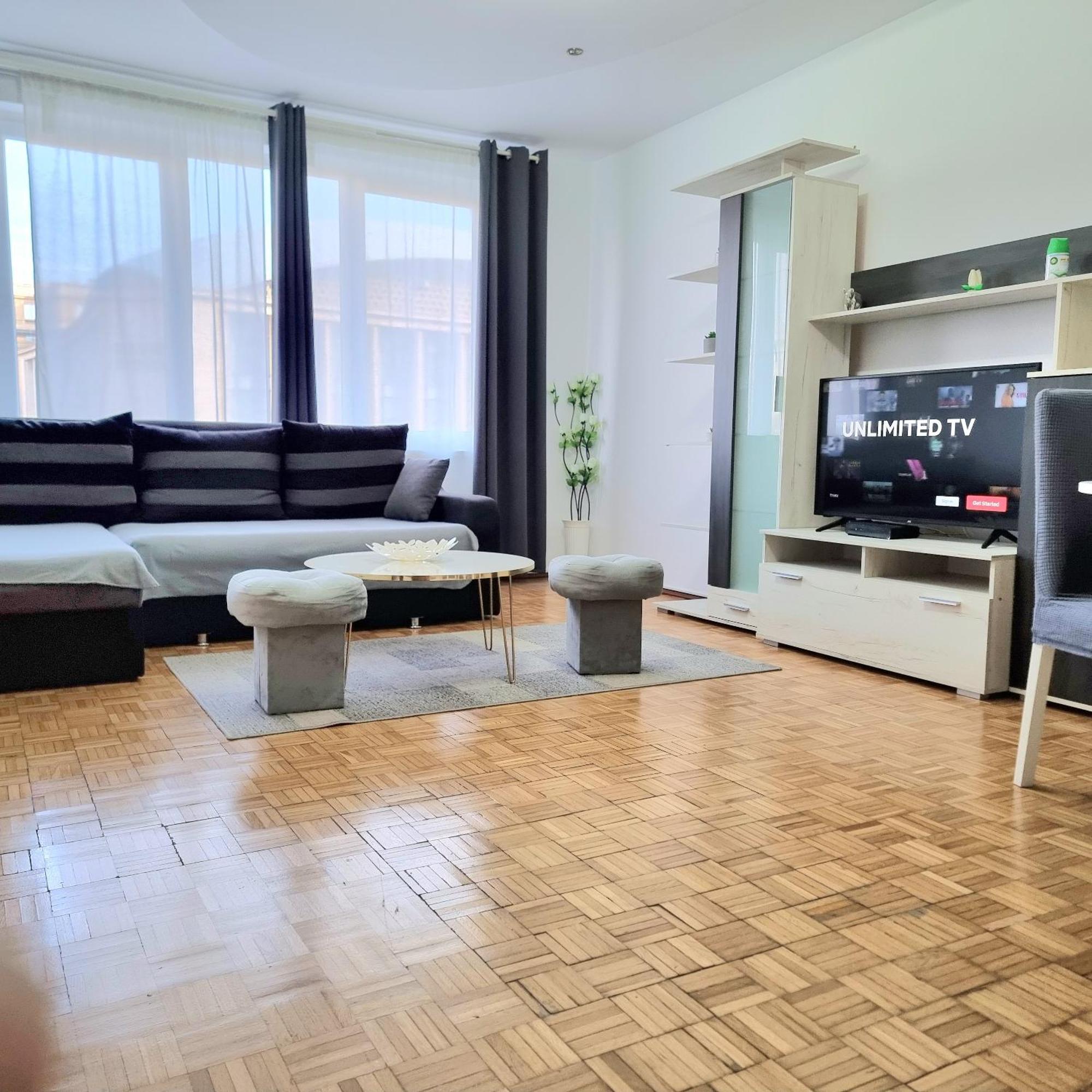 Chic Sanctuary One-Bedroom Retreat With Spectacular Landmark Views Of The Concert Hall Βουκουρέστι Εξωτερικό φωτογραφία